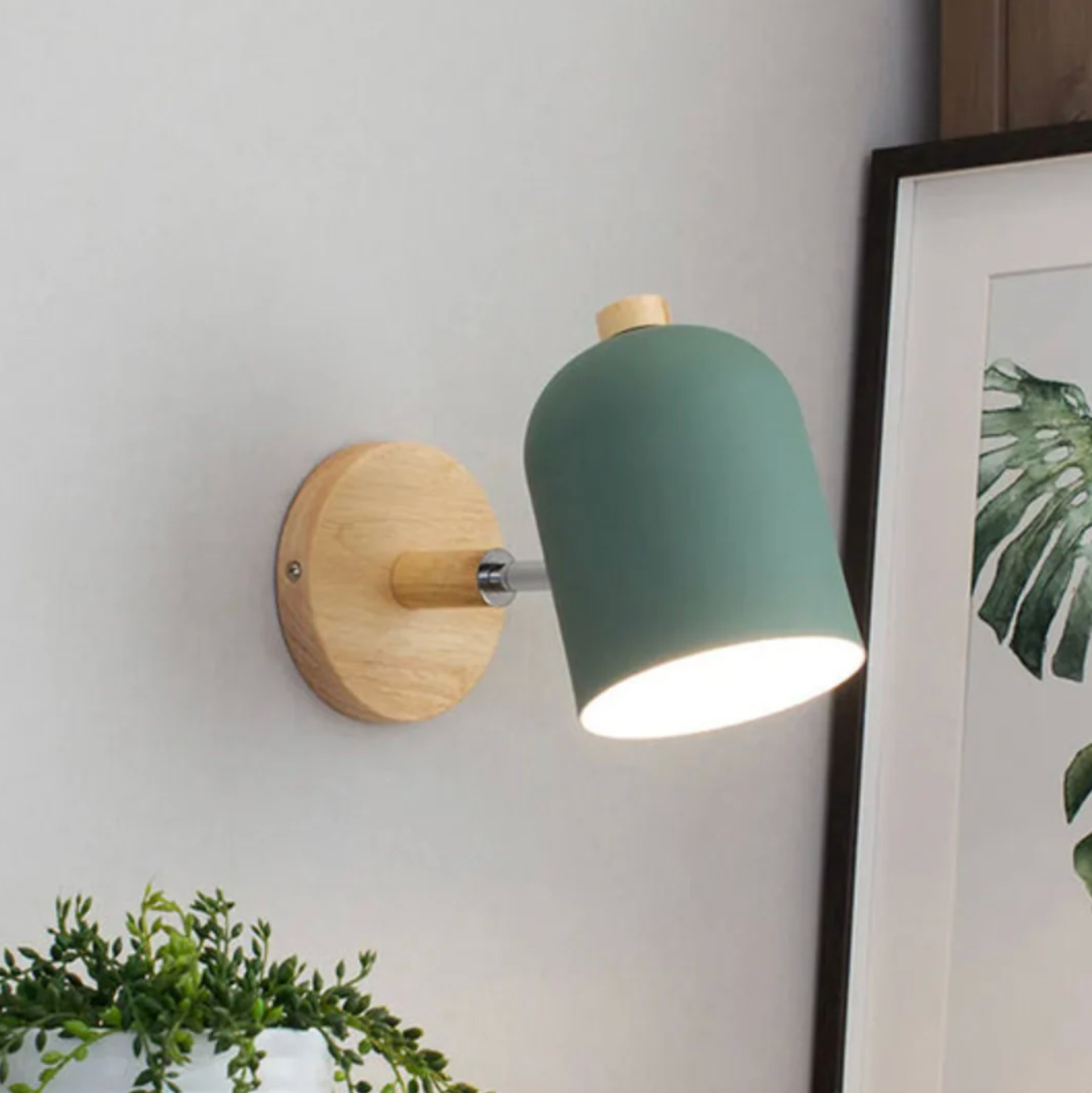 Scandinavian Wall Light with Wooden Base – Adjustable Spotlight