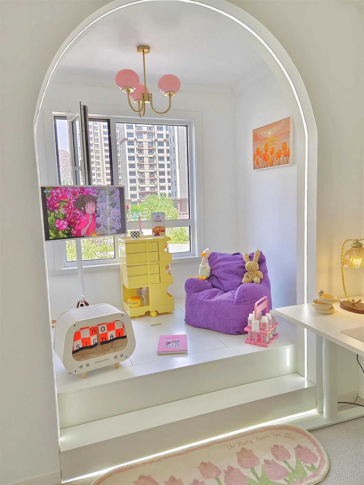Glamour Chandelier with Glass Shades and Metal Frame – Elegant Ceiling Light