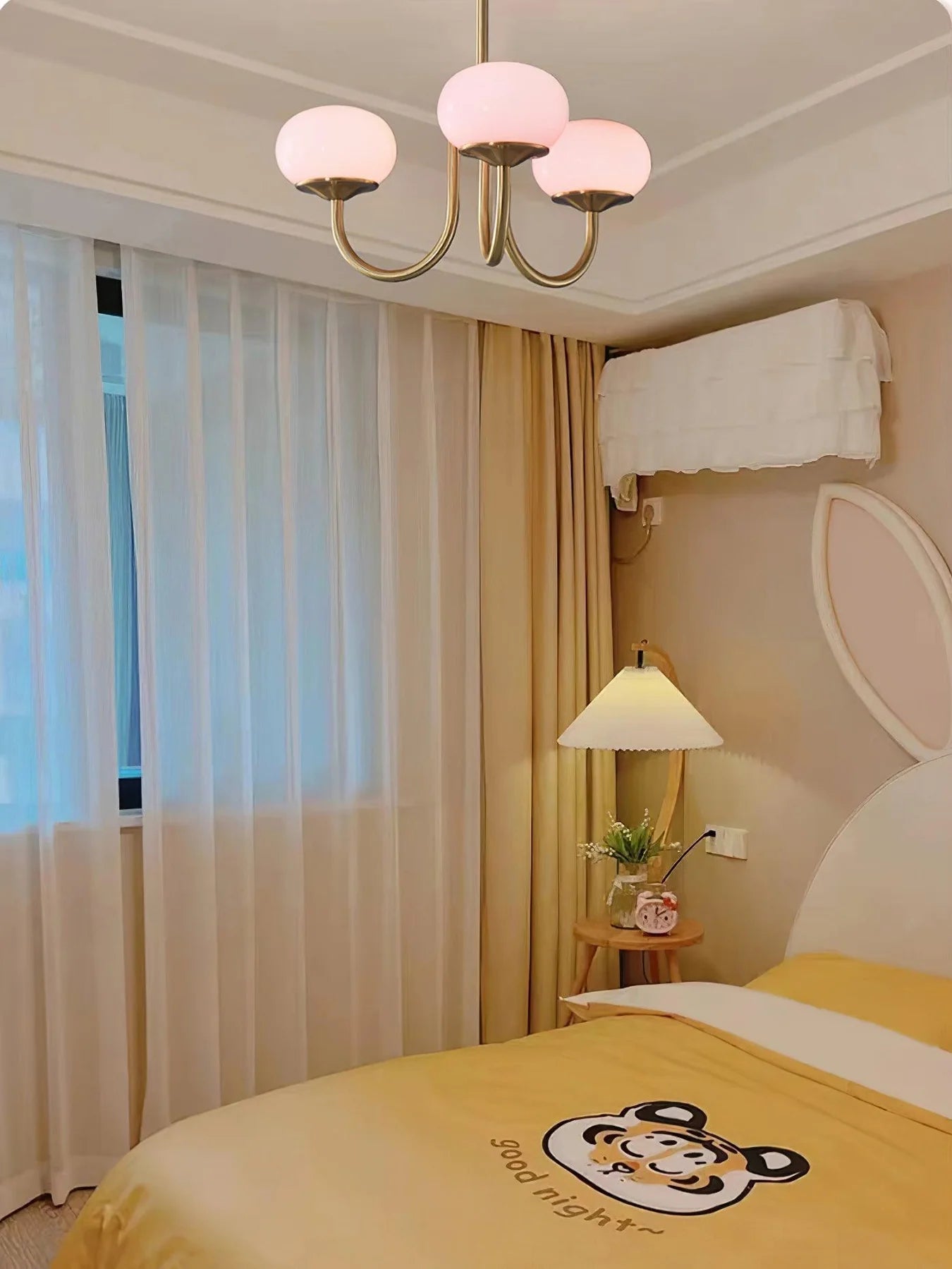 Glamour Chandelier with Glass Shades and Metal Frame – Elegant Ceiling Light