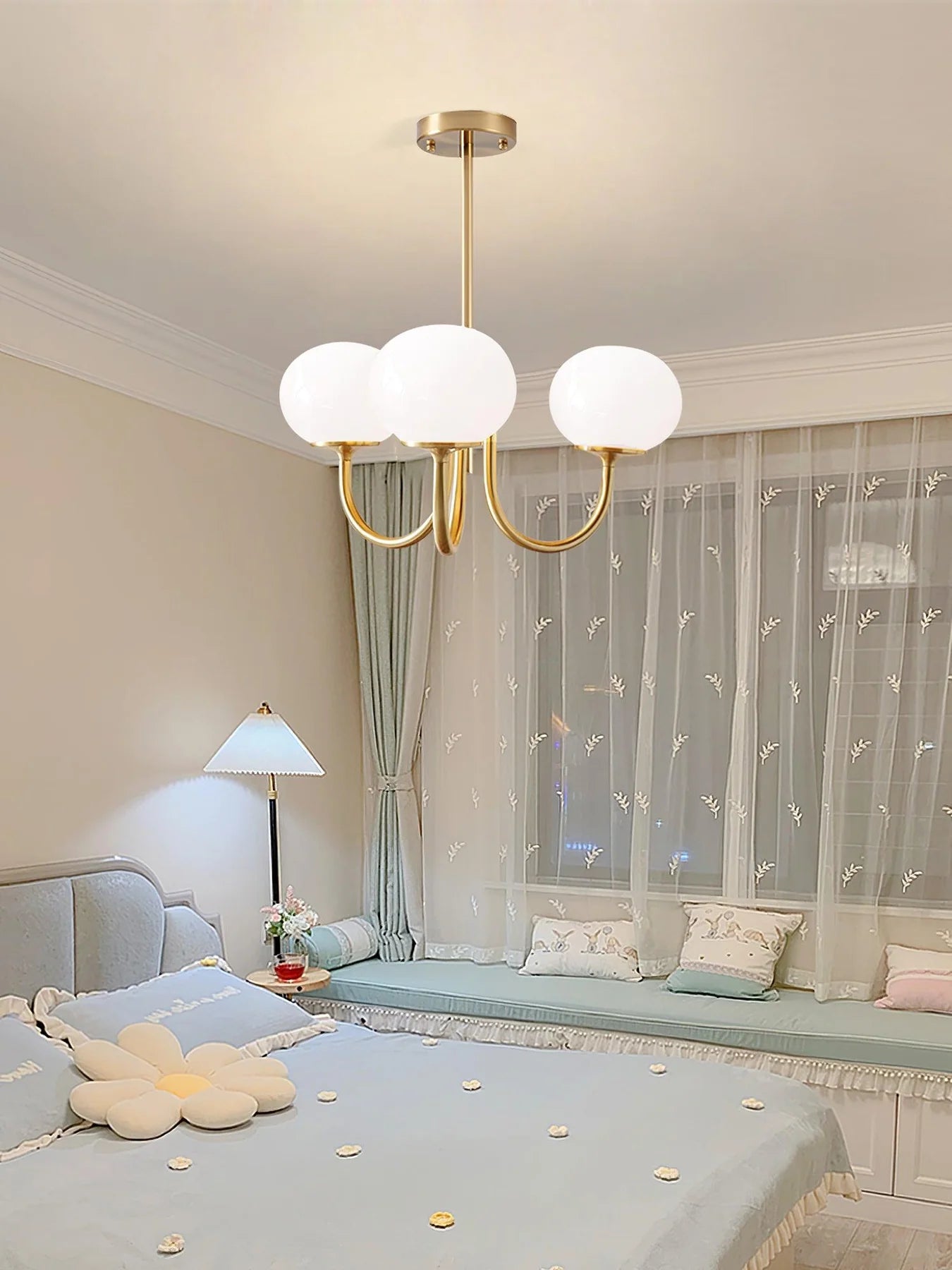 Glamour Chandelier with Glass Shades and Metal Frame – Elegant Ceiling Light