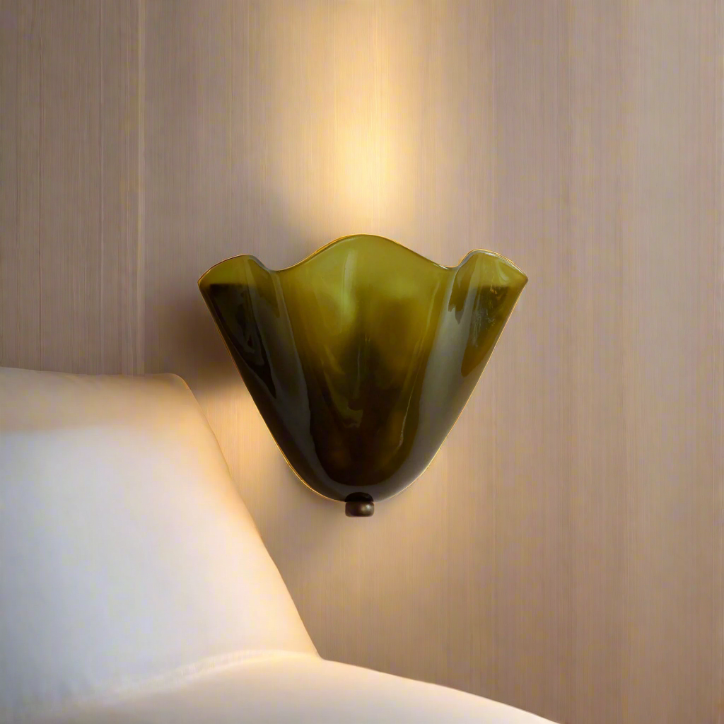 Decorative Retro Wall Light with Stained Glass Shade