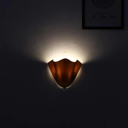 Decorative Retro Wall Light with Stained Glass Shade