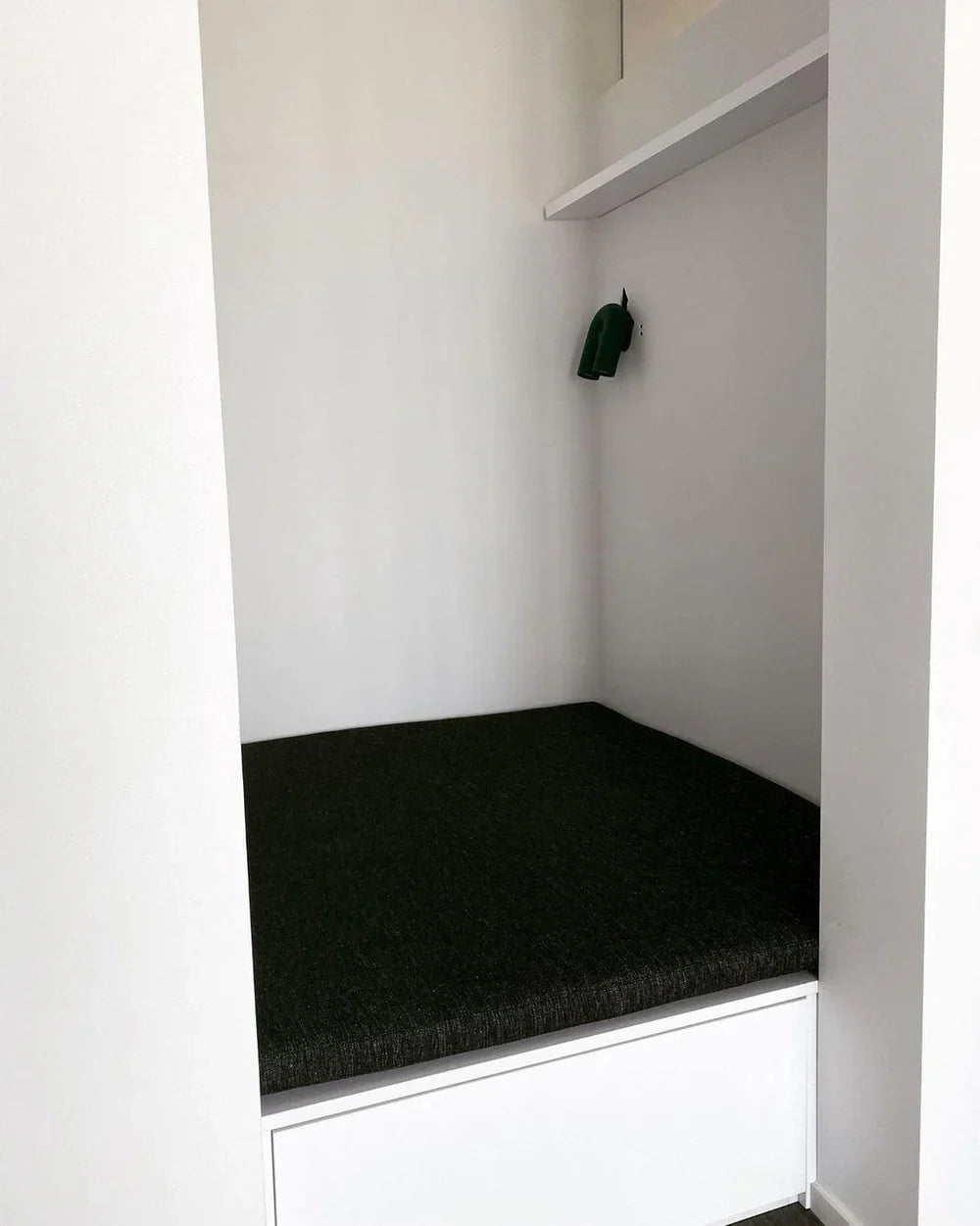Arc-Shaped LED Wall Light – Modern Design