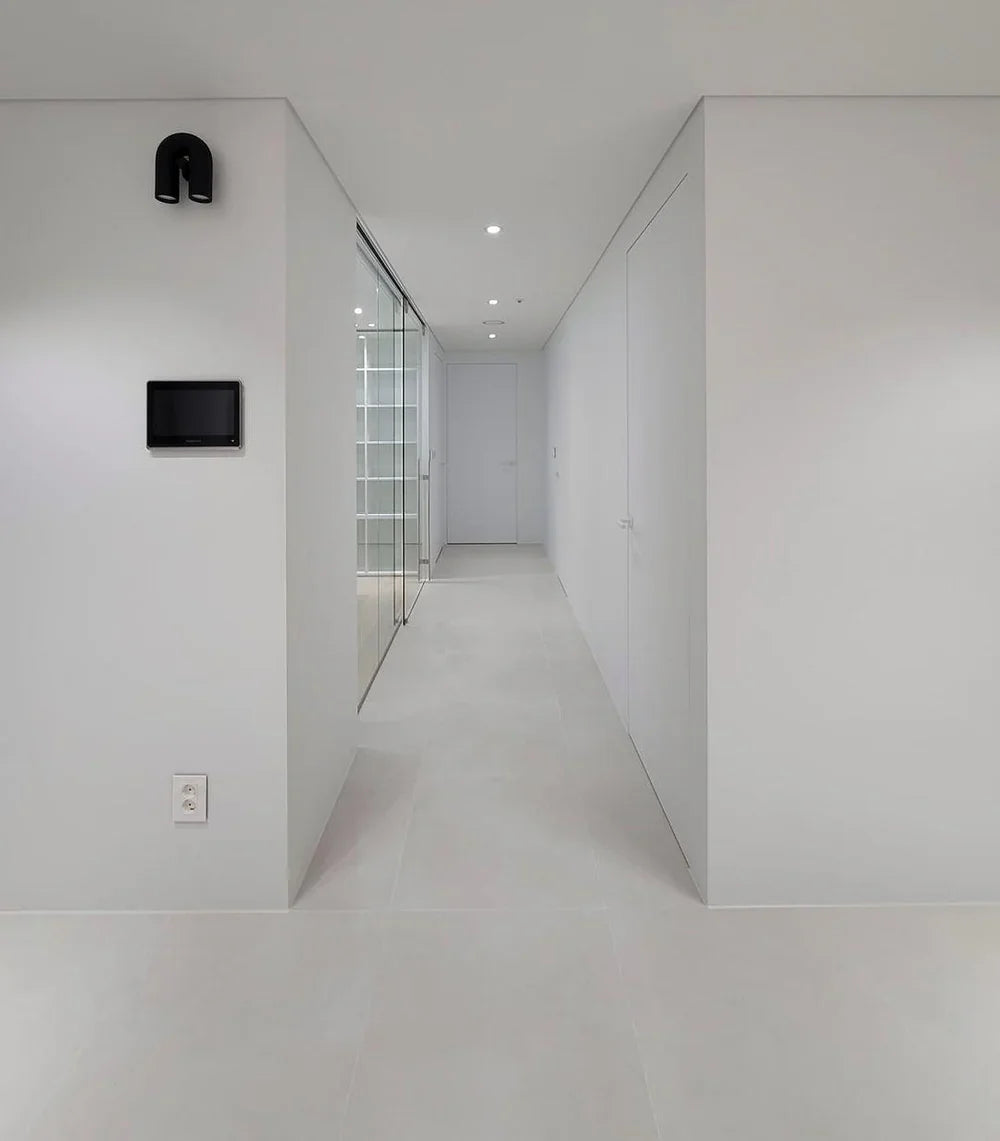Arc-Shaped LED Wall Light – Modern Design