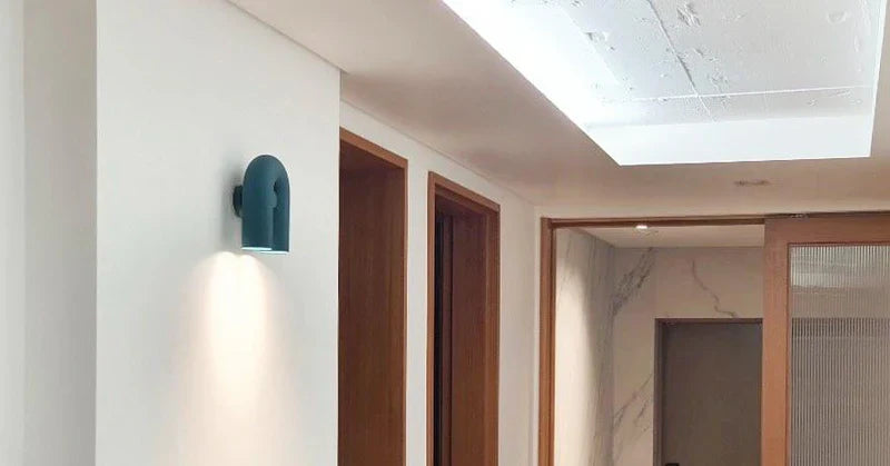 Arc-Shaped LED Wall Light – Modern Design