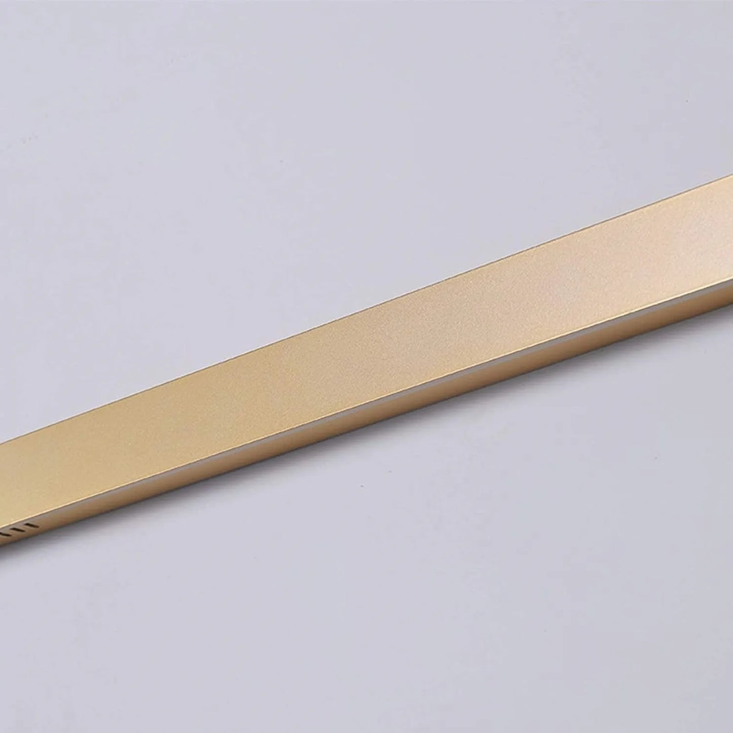 Minimalist Linear Metal and Acrylic LED Wall Light - Arrielight