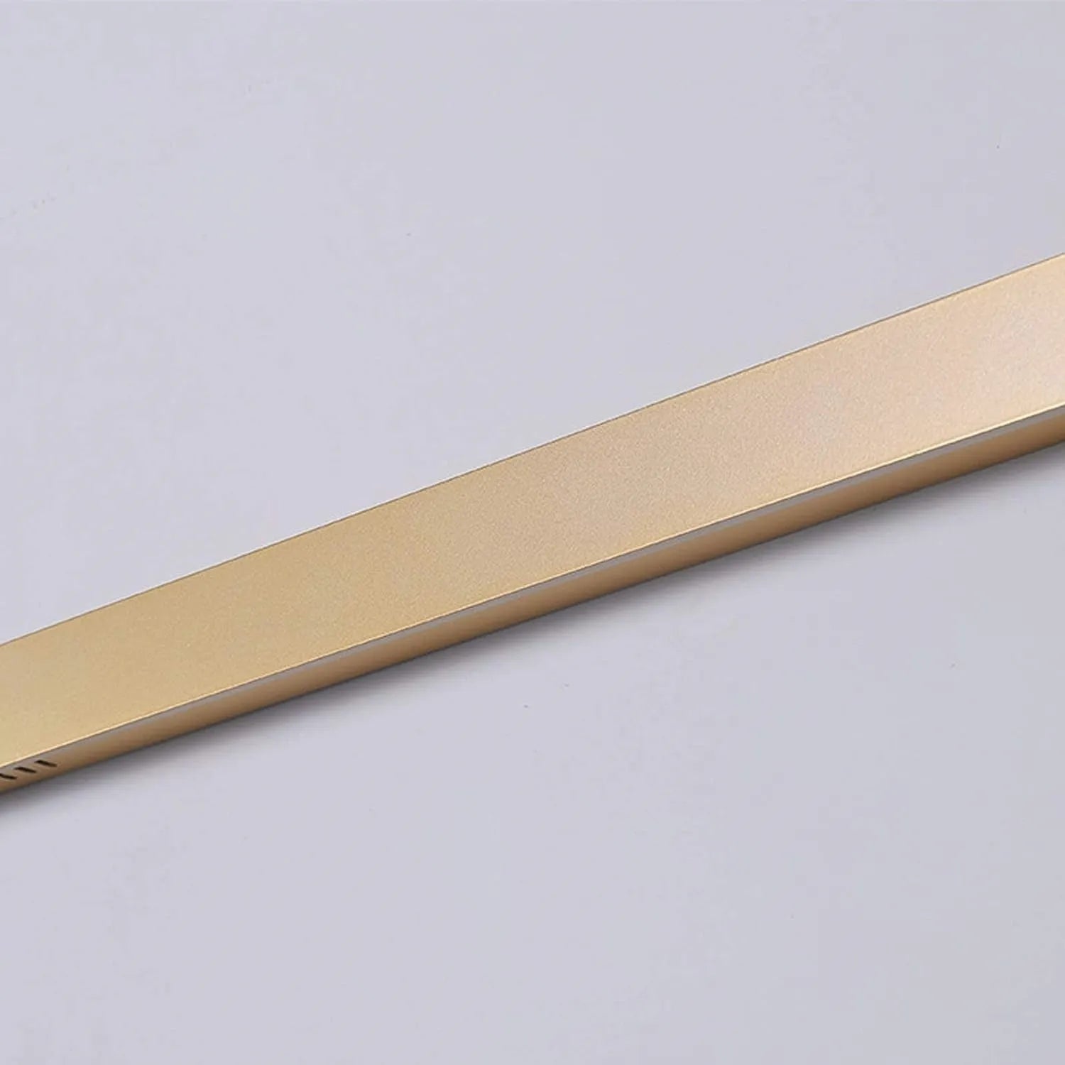 Minimalist Linear Metal and Acrylic LED Wall Light - Arrielight