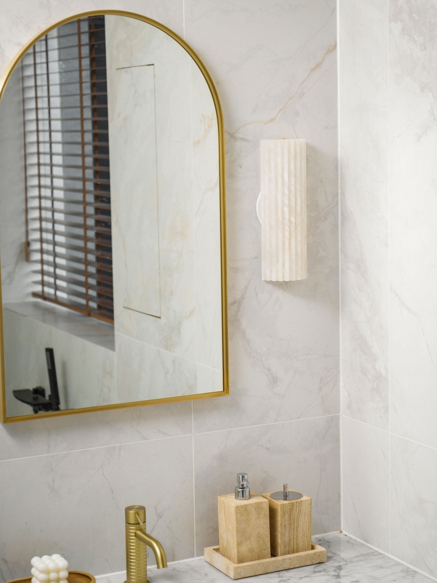 Fluted Alabaster Wall Light - Arrielight