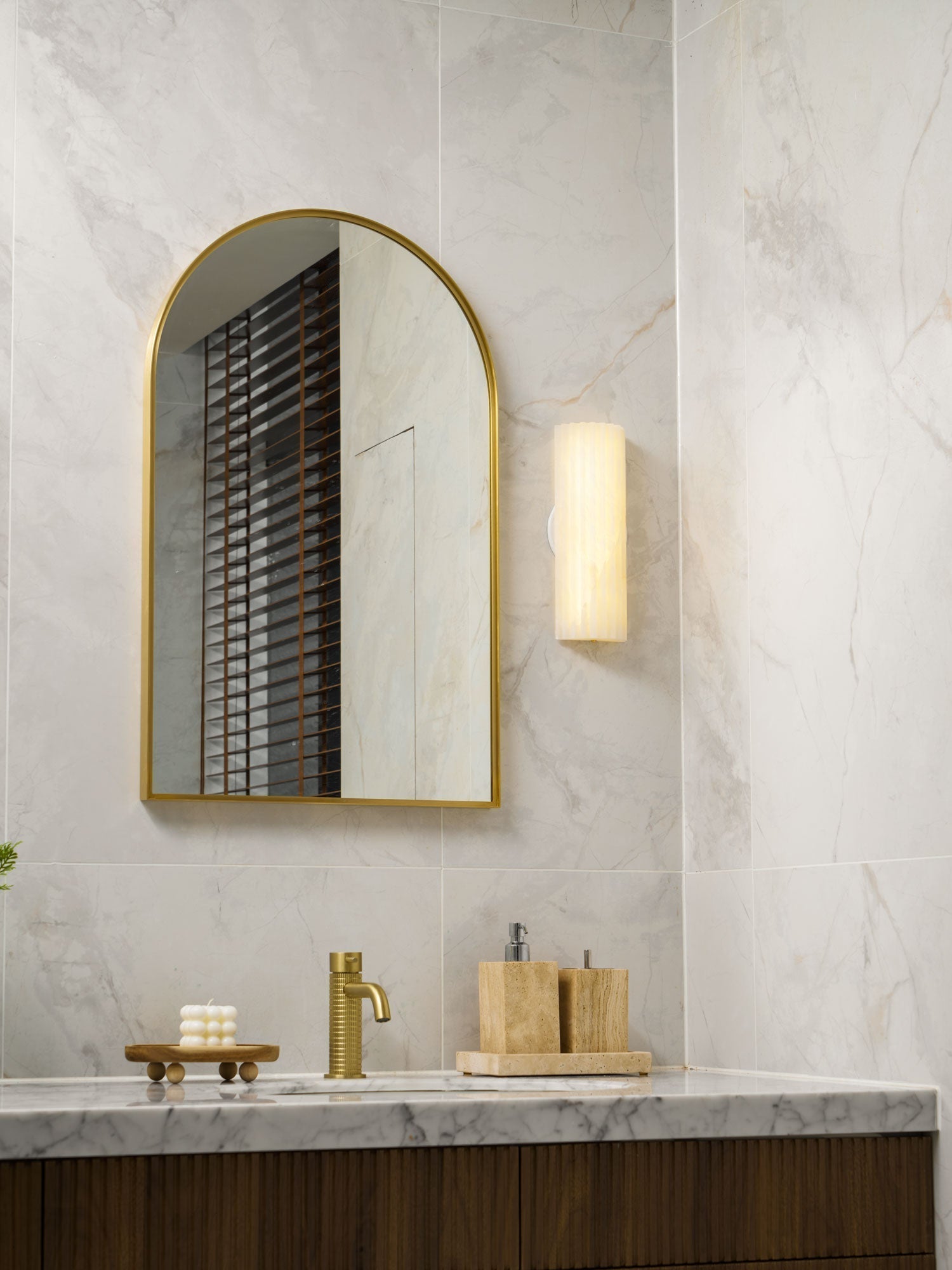 Fluted Alabaster Wall Light - Arrielight