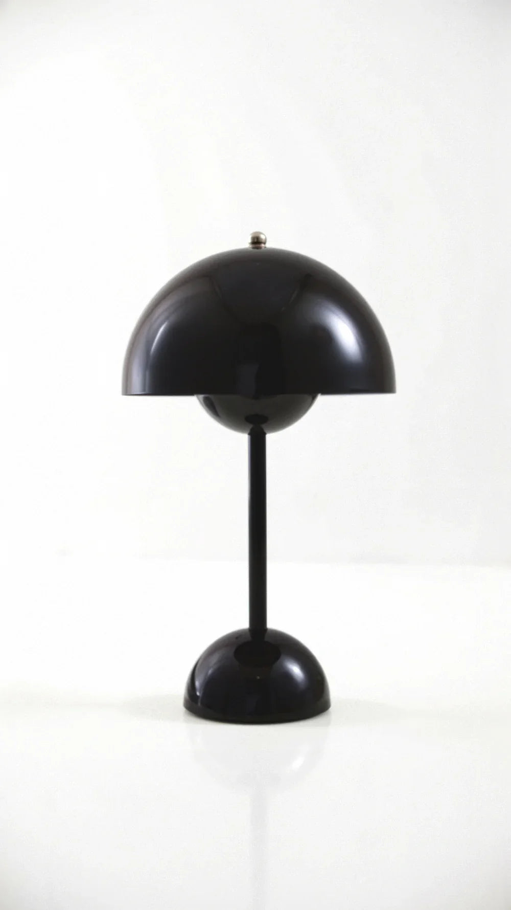 Wireless Minimalist Table Lamp