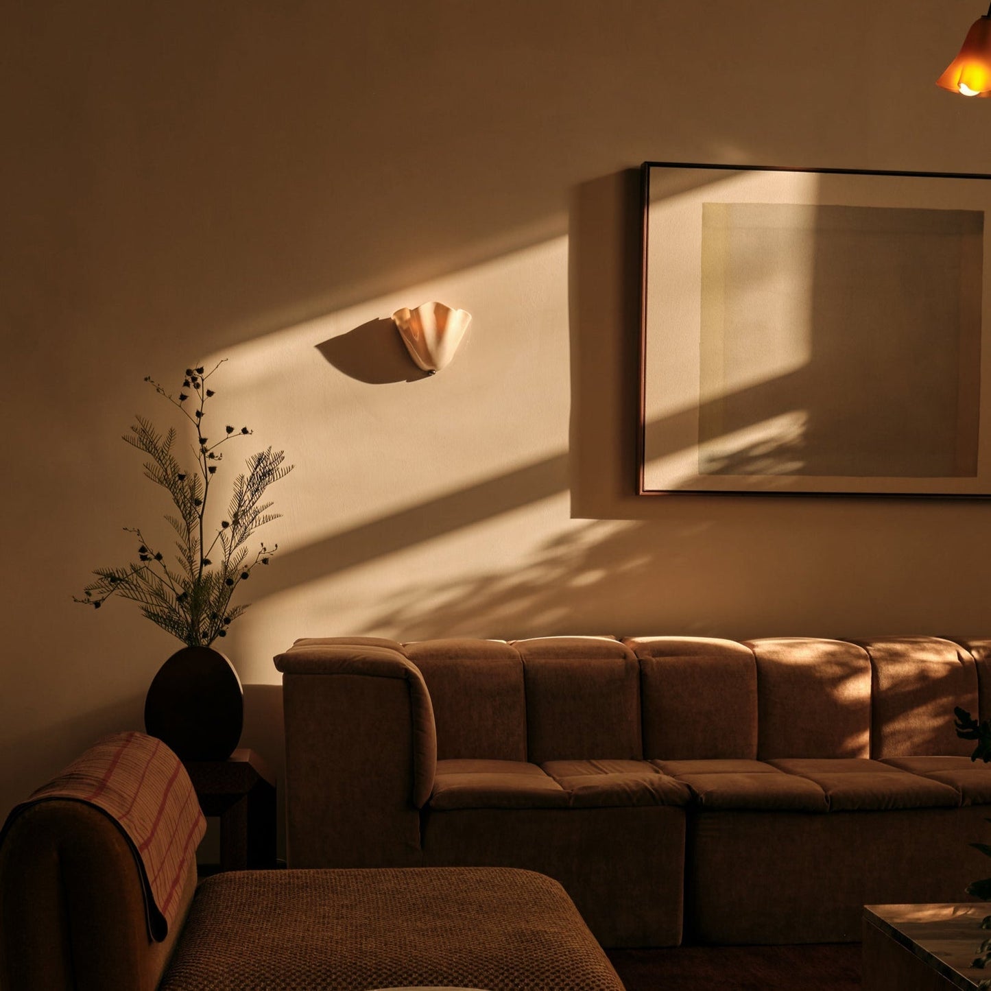 Decorative Retro Wall Light with Stained Glass Shade