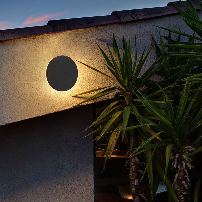 Minimalist Disc LED Outdoor Wall Light - Arrielight