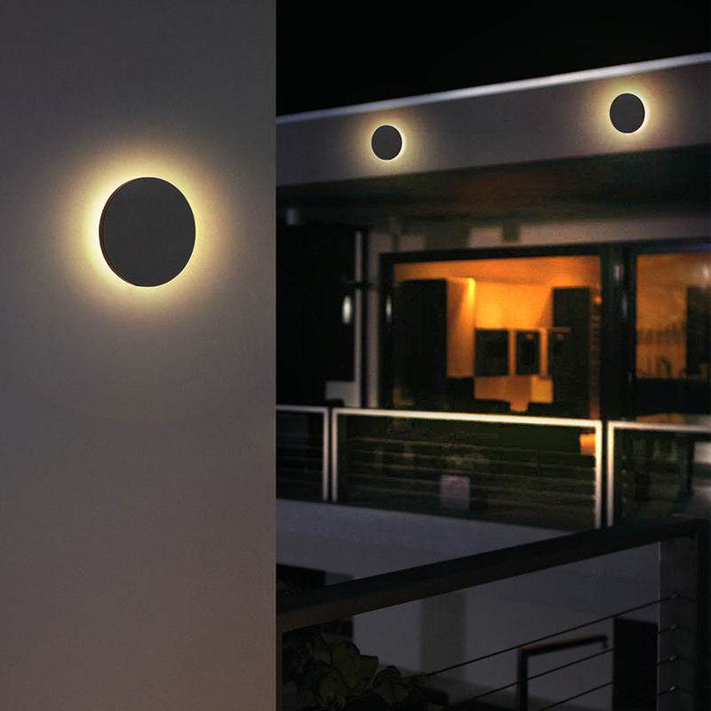 Minimalist Disc LED Outdoor Wall Light - Arrielight