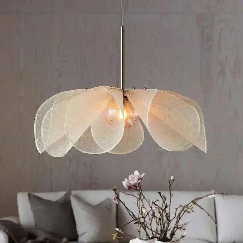 Floral Pendant Light – Boho-Style Decorative Design