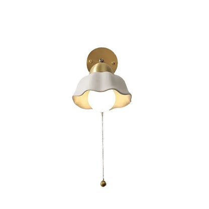 Wall Light with Wavy Shade and Pull Chain