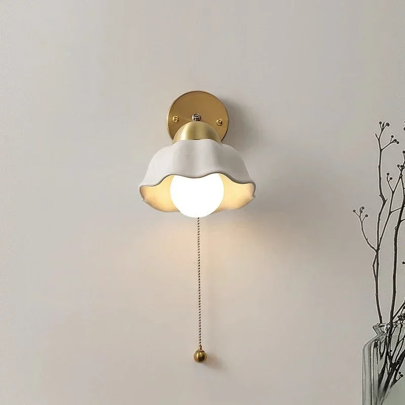 Wall Light with Wavy Shade and Pull Chain