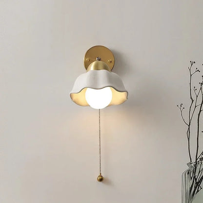 Wall Light with Wavy Shade and Pull Chain