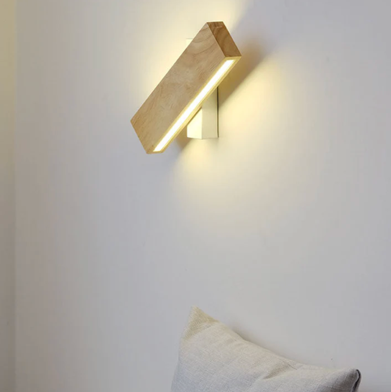 Wooden LED Wall Light – Minimalist Linear Design