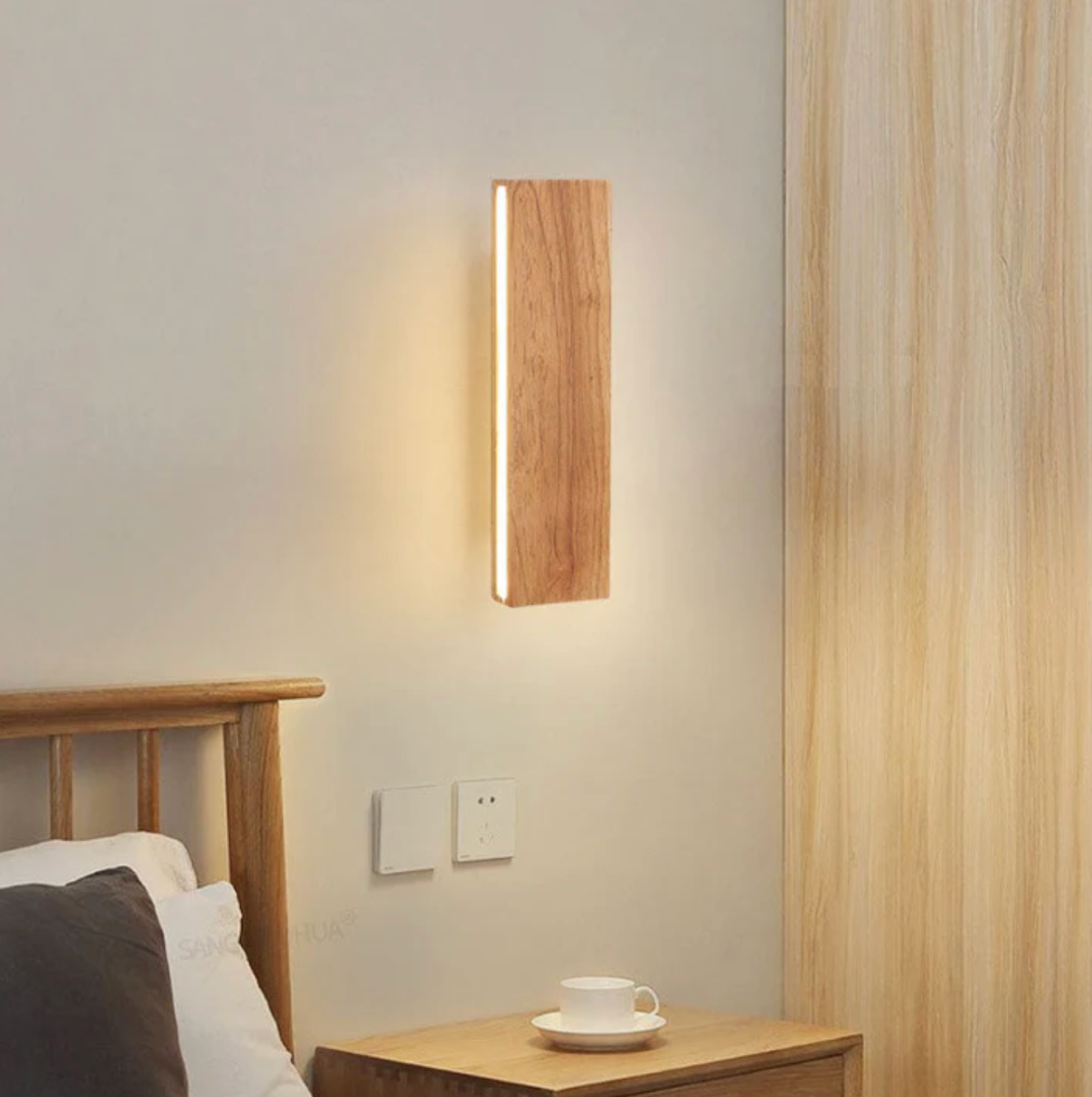 Wooden LED Wall Light – Minimalist Linear Design