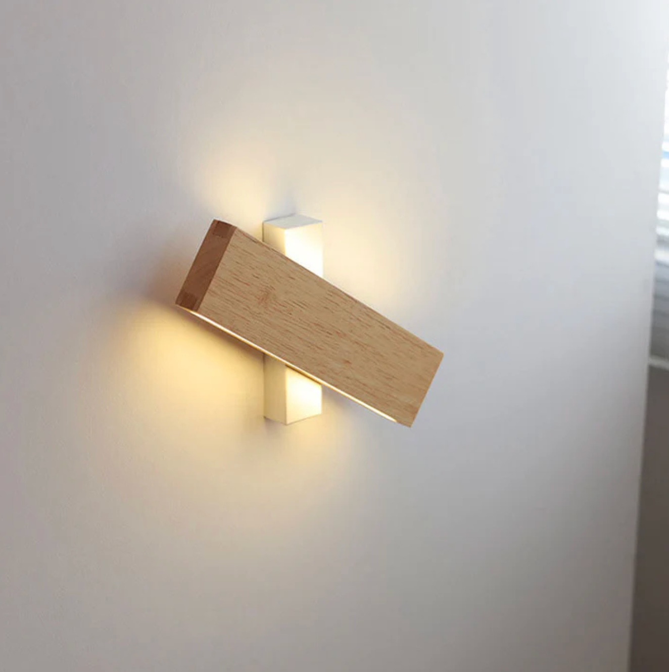 Wooden LED Wall Light – Minimalist Linear Design