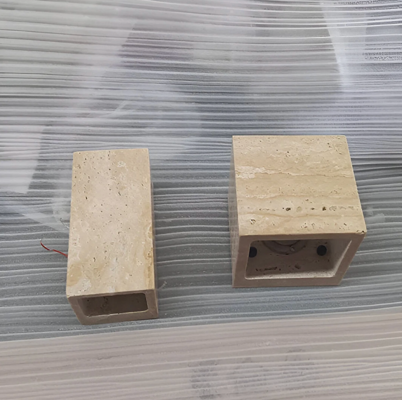 Natural Travertine Stone Wall Light – Minimalist Geometric Design