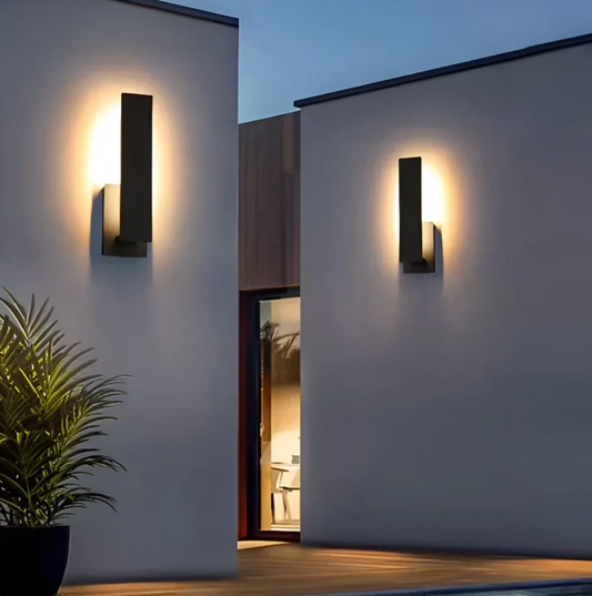Minimalist Outdoor LED Wall Light – Modern Exterior Design