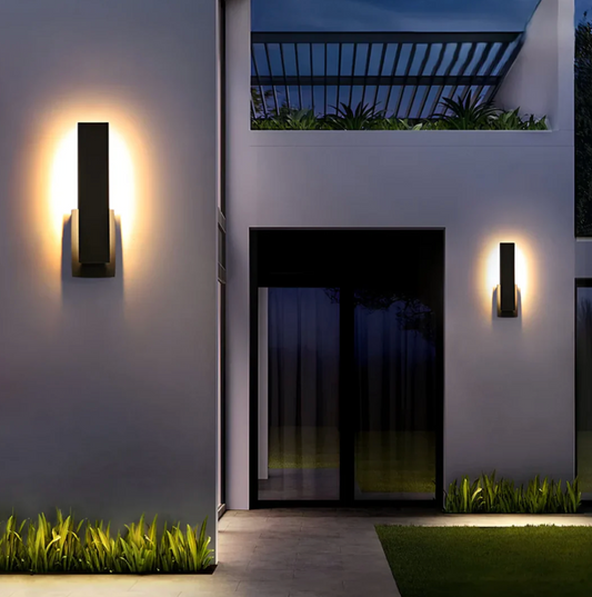 Minimalist Outdoor LED Wall Light – Modern Exterior Design