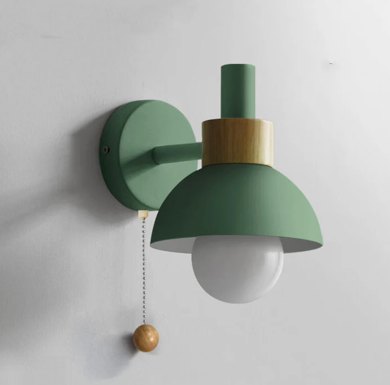 Wall Light with Pull Chain – Modern Sconce with Wooden Accent