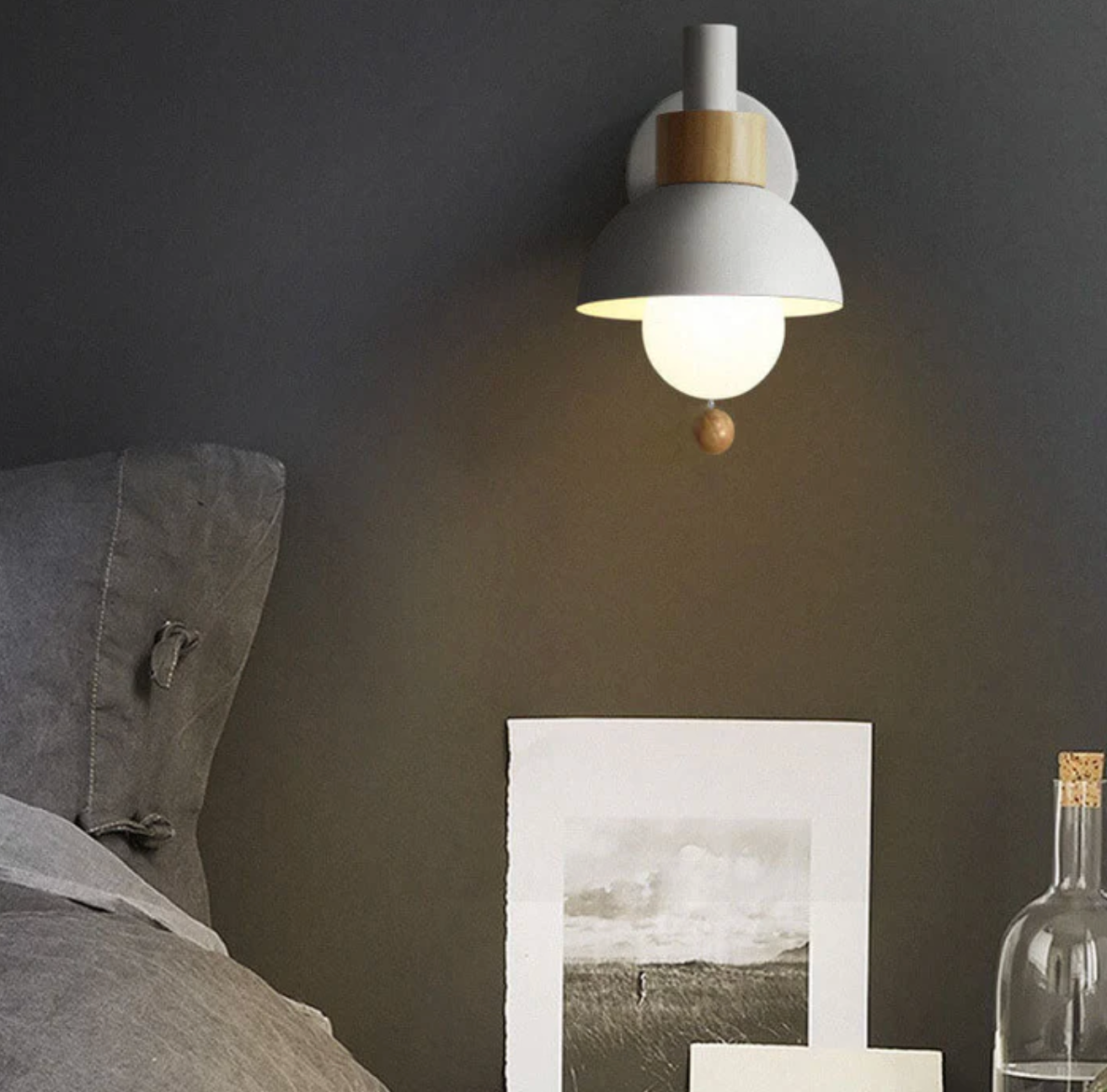 Wall Light with Pull Chain – Modern Sconce with Wooden Accent
