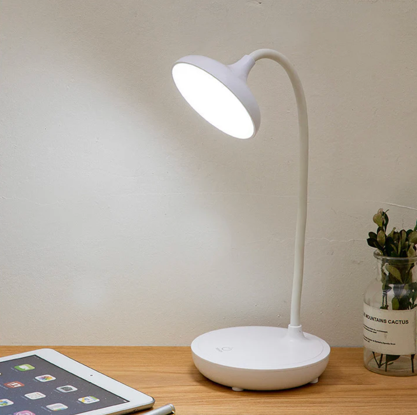 LED Desk Lamp with Touch Switch – Modern Minimalist Design