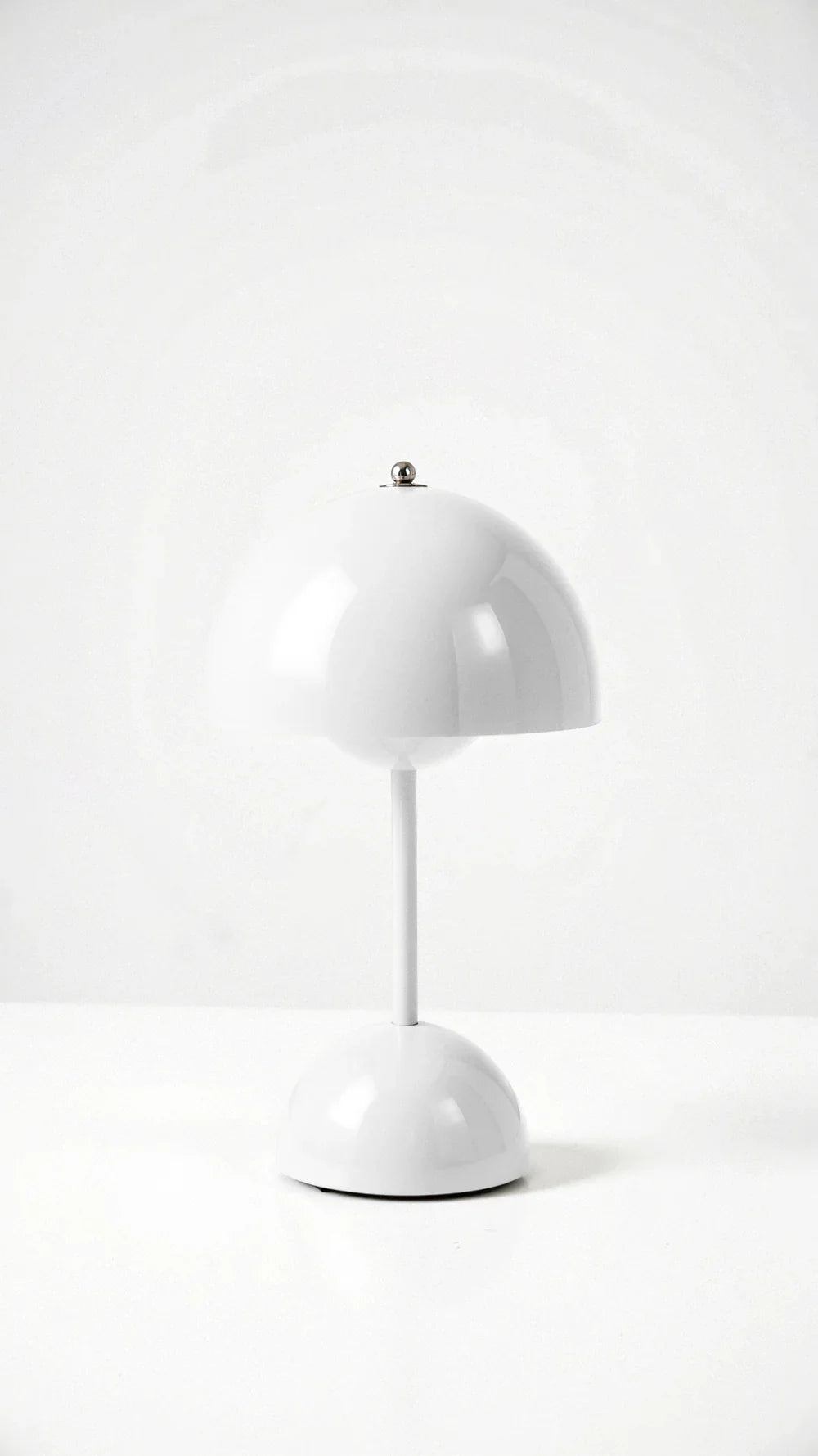 Wireless Minimalist Table Lamp