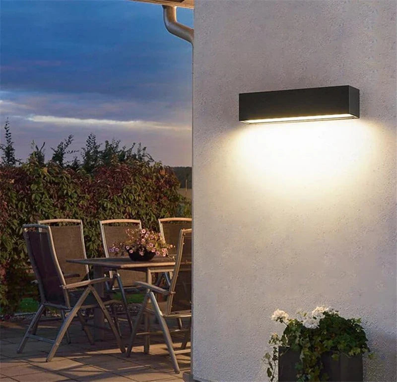 Modern Rectangular LED Outdoor Wall Light – Minimalist Design