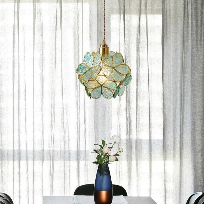 Artistic Stained Glass Pendant Lamp – Floral Elegance