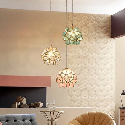 Artistic Stained Glass Pendant Lamp – Floral Elegance