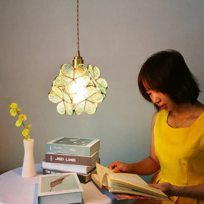 Artistic Stained Glass Pendant Lamp – Floral Elegance