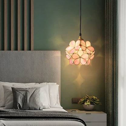 Artistic Stained Glass Pendant Lamp – Floral Elegance