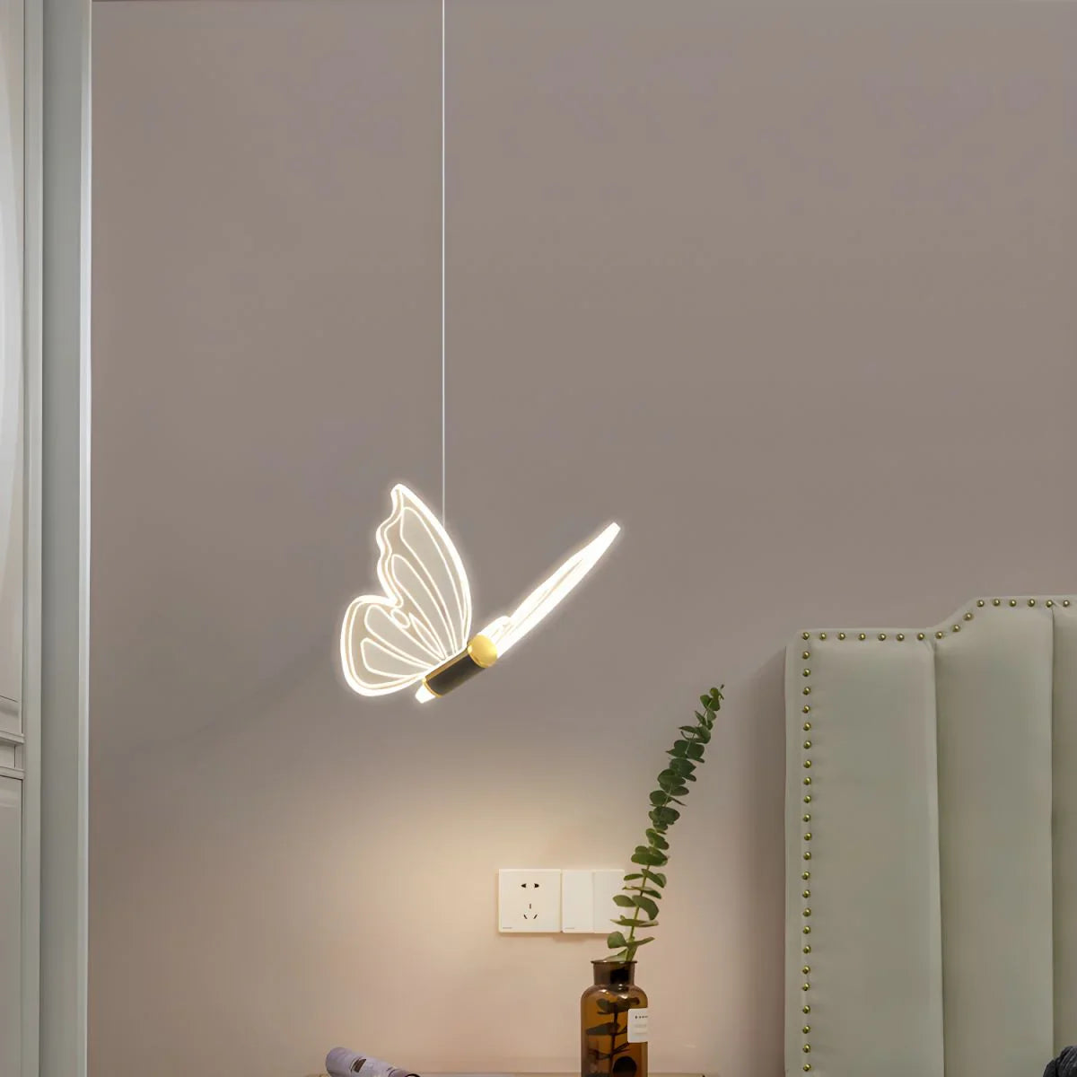 Butterfly-Shaped LED Pendant Light – Designer Lighting for Bedroom and Living Room