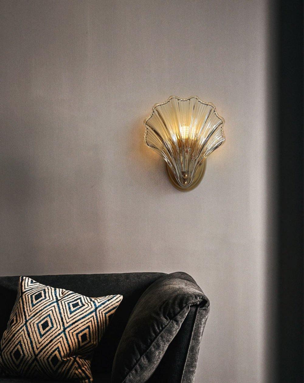 Shell-Shaped LED Wall Light – Elegant Brass and Glass Sconce