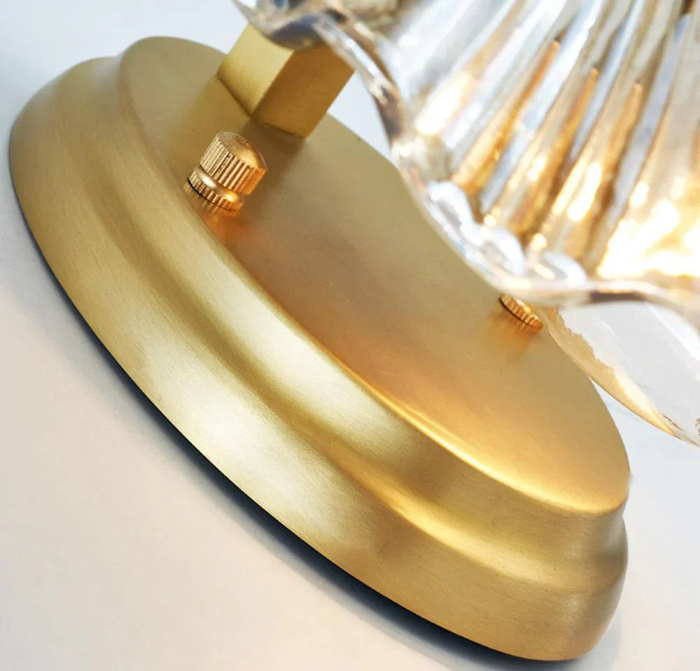 Shell-Shaped LED Wall Light – Elegant Brass and Glass Sconce