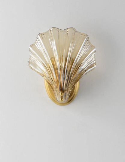Shell-Shaped LED Wall Light – Elegant Brass and Glass Sconce
