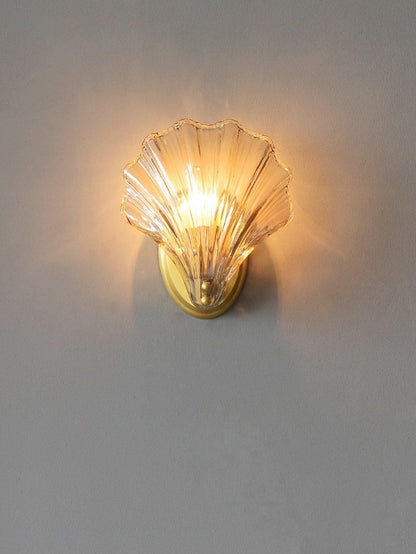 Shell-Shaped LED Wall Light – Elegant Brass and Glass Sconce
