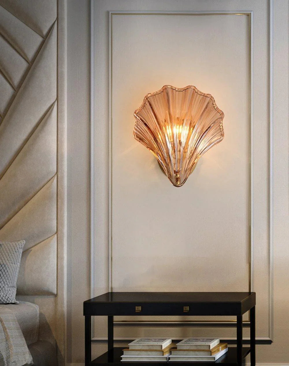 Shell-Shaped LED Wall Light – Elegant Brass and Glass Sconce